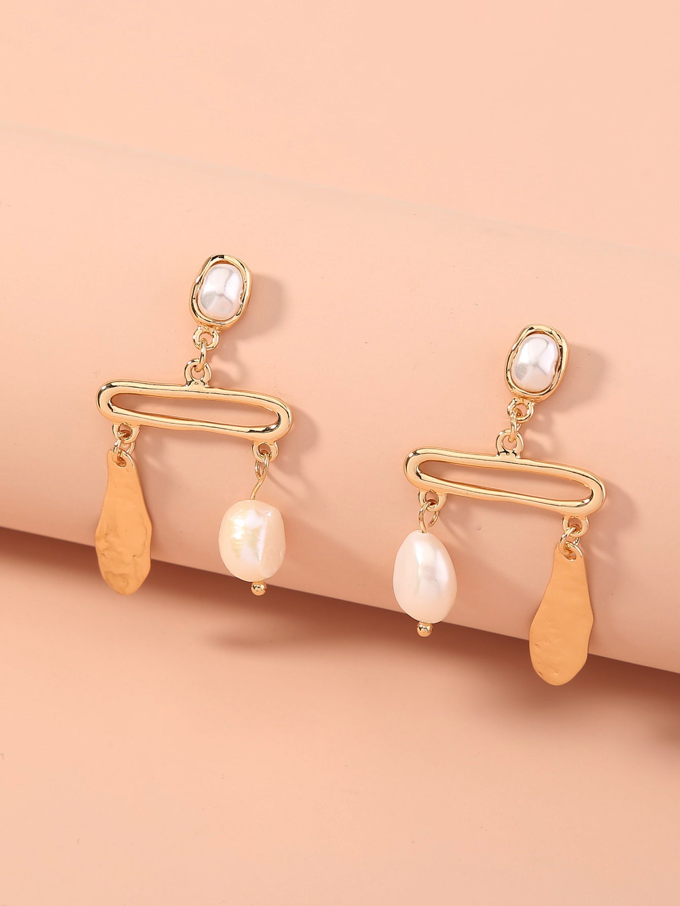 European and American creative retro style natural pearl geometric accessories metal wild trend exquisite ladies earrings earrings