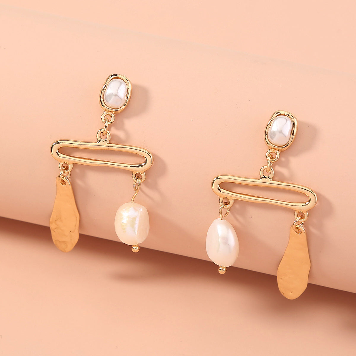 European and American creative retro style natural pearl geometric accessories metal wild trend exquisite ladies earrings earrings
